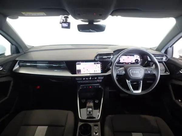 Audi A3 Sportback 30 TFSI Advanced — photo 9