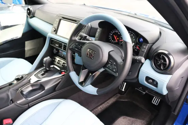 2025 Nissan Gt-r — photo 3