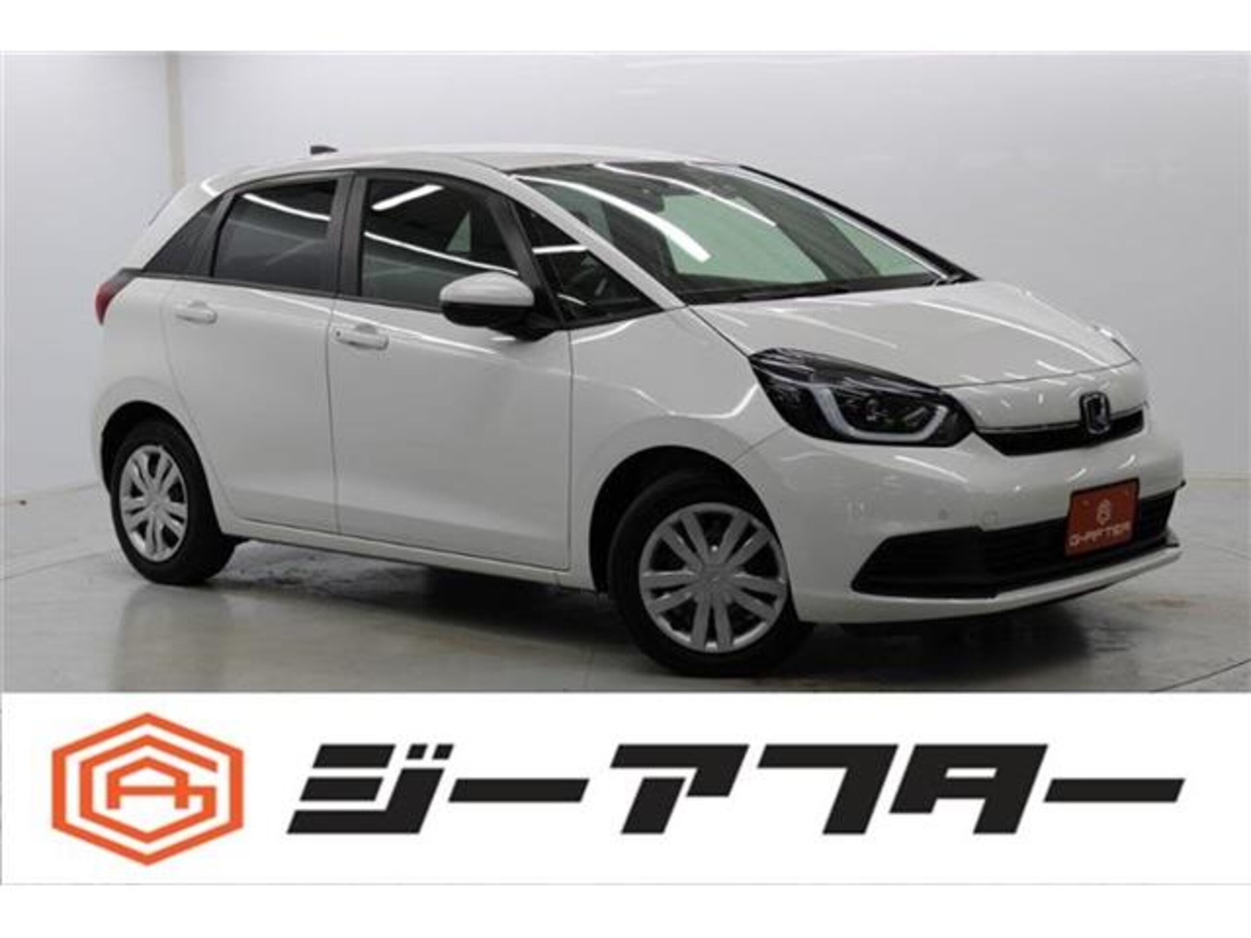 Honda Fit 1.5 e:HEV Home, Late Model, Navigation, Digital TV, Backup Camera, LED Headlights, Collision Mitigation Braking, ETC, Radar Cruise Control, Auto Brake Hold, Push Start (Platinum White)