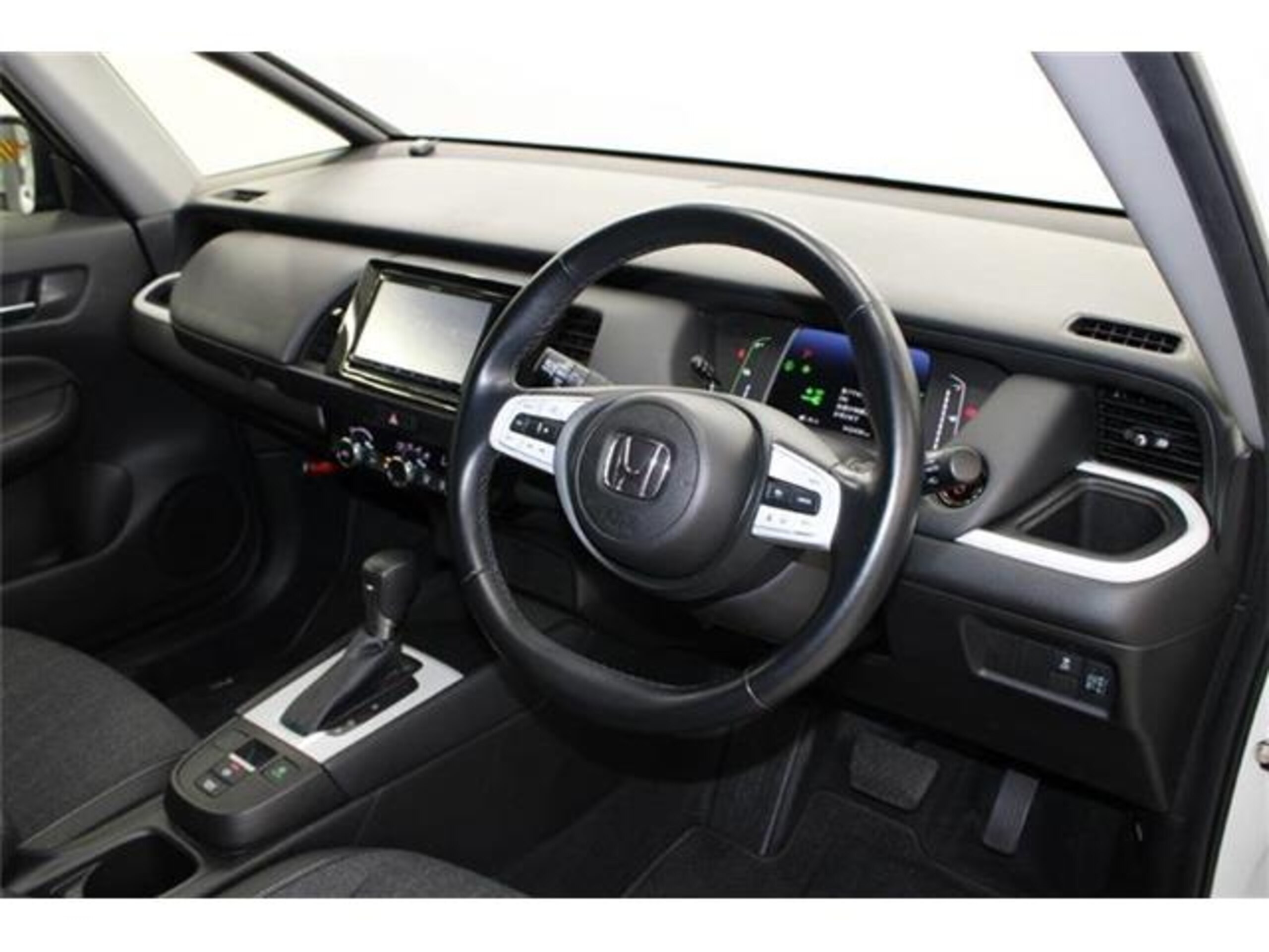 Honda Fit 1.5 e:HEV Home, Late Model, Navigation, Digital TV, Backup Camera, LED Headlights, Collision Mitigation Braking, ETC, Radar Cruise Control, Auto Brake Hold, Push Start (Platinum White) — photo 7