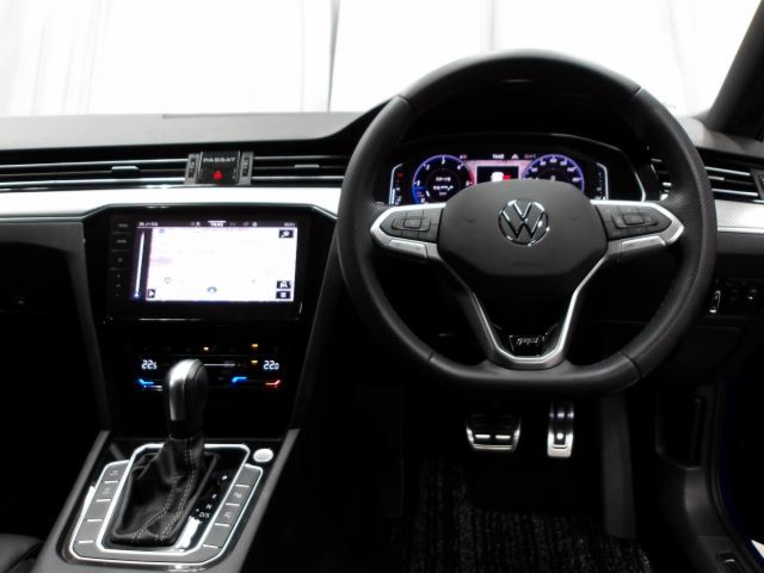 2023 Volkswagen Passat — photo 2