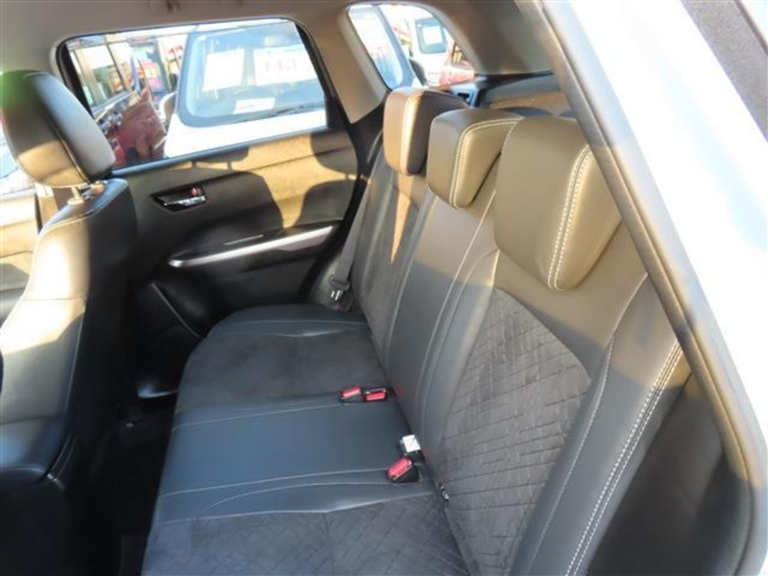 Suzuki Escudo 1.5 4WD — photo 9