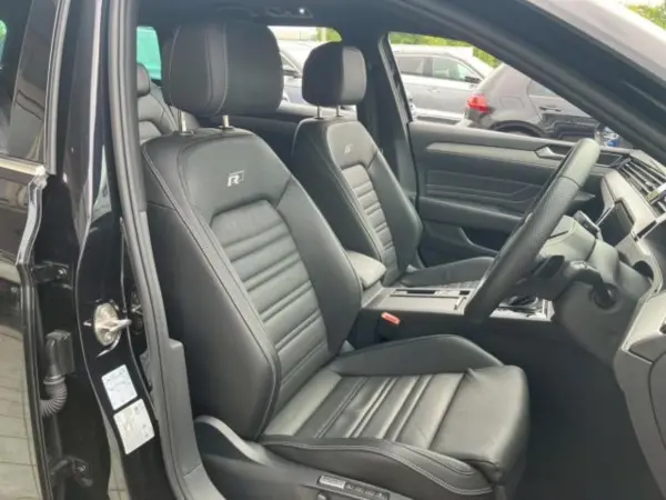 Volkswagen Passat Variant TDI R-Line Diesel Turbo — photo 9