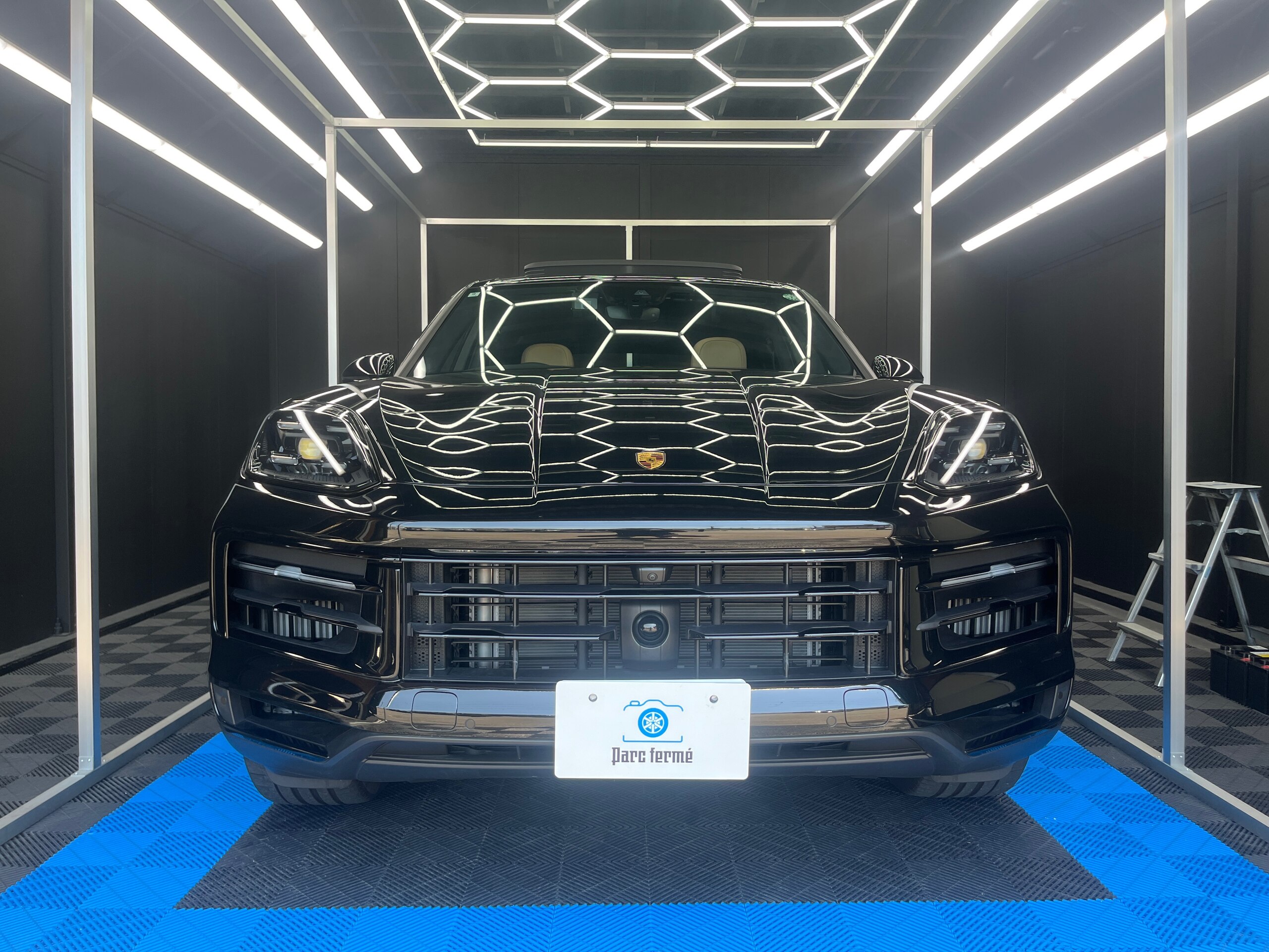 2024 Porsche Cayenne — photo 2