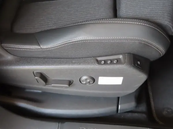 Peugeot 5008 GT Line BlueHDi Diesel Turbo One Owner Front/Rear Dashcam ETC Inspection Maintenance Included Certified Used Car 1 Year Warranty (Pearl White) — photo 8