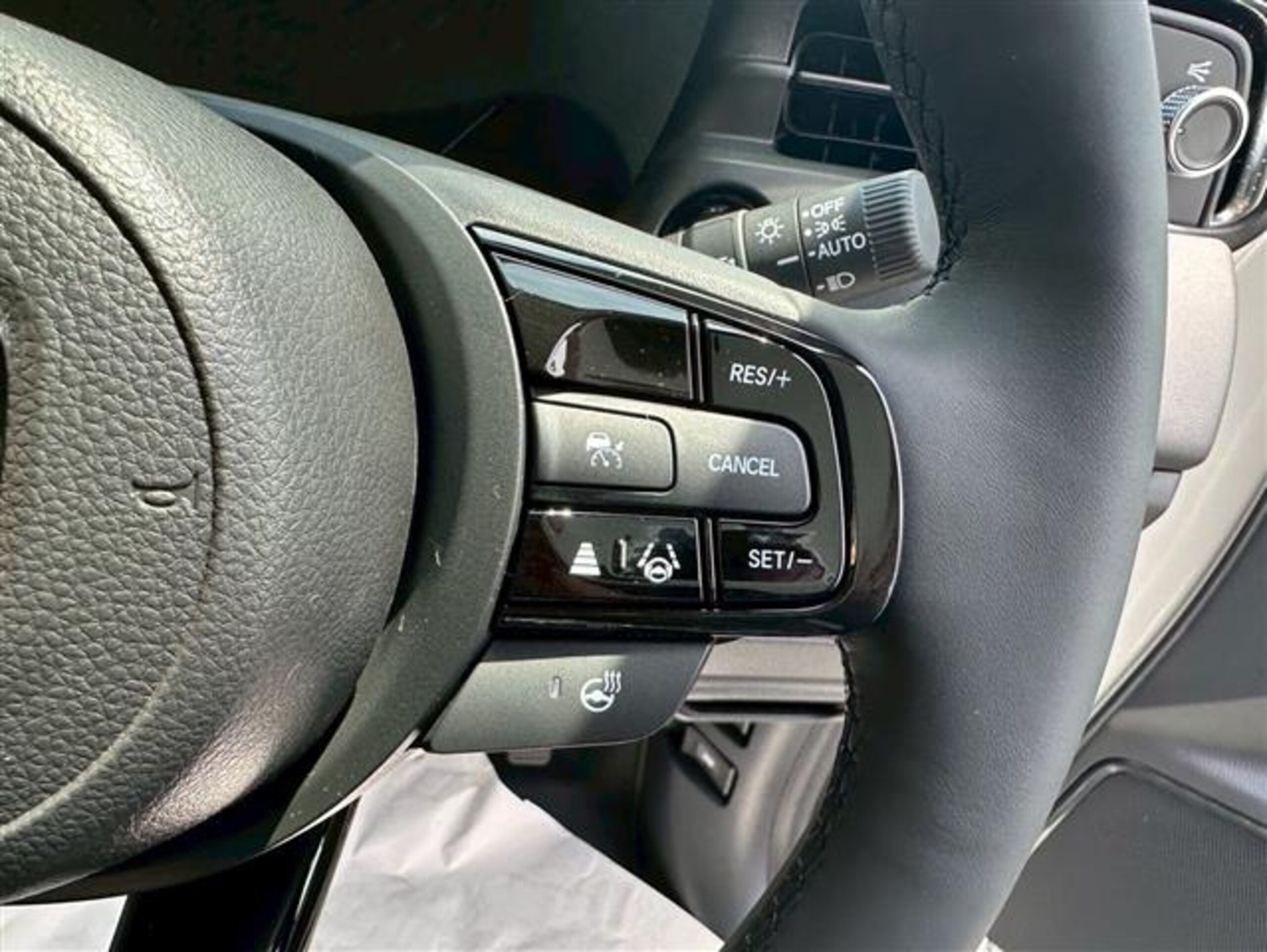 Honda Vezel 1.5 e:HEV Z Unregistered New Car — photo 8