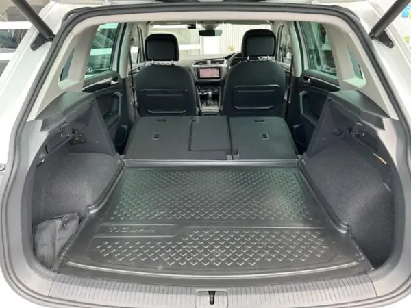 Volkswagen Tiguan TSI Highline (White) — photo 9