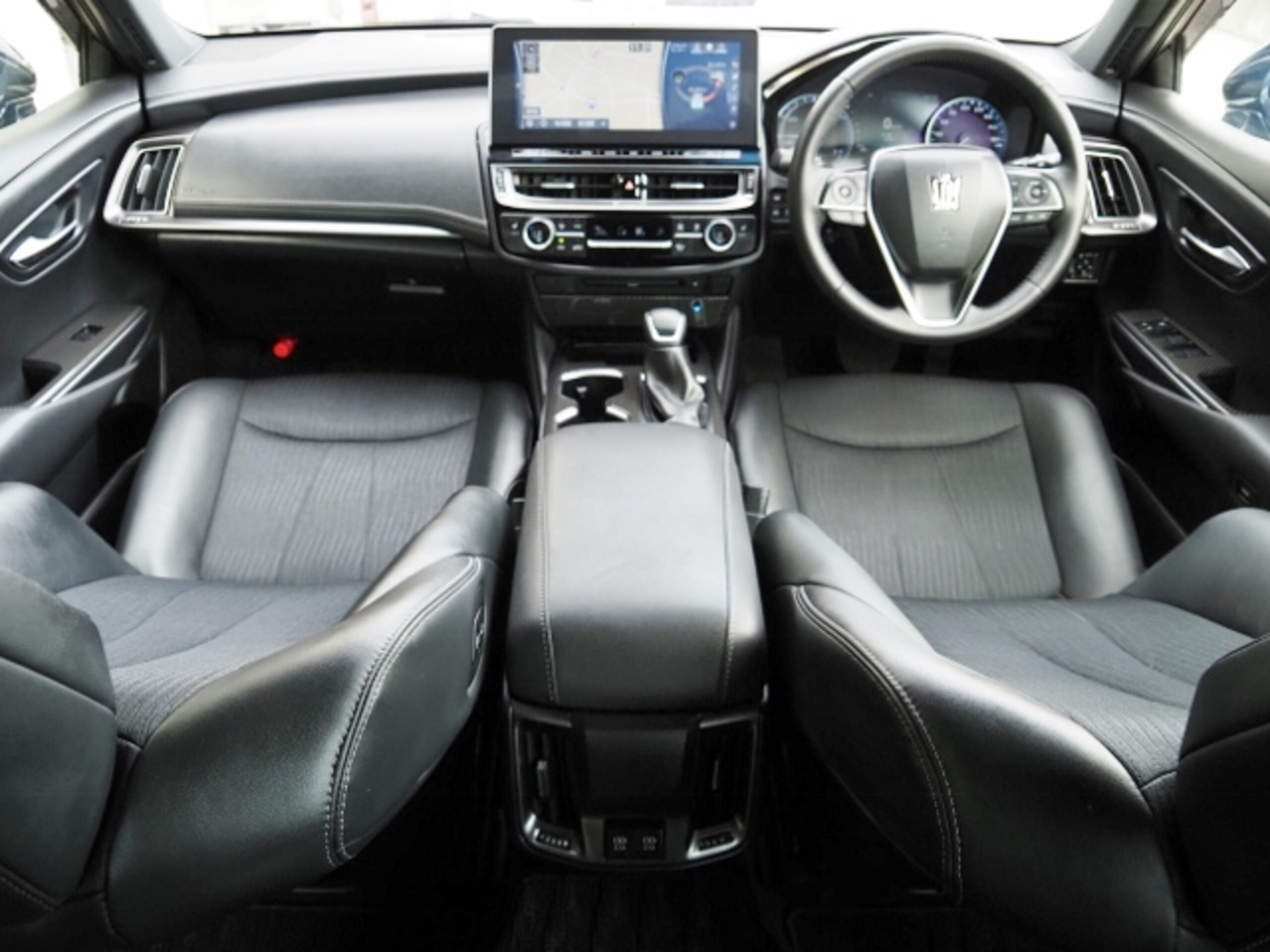 Toyota Crown Hybrid 2.5 RS — photo 7