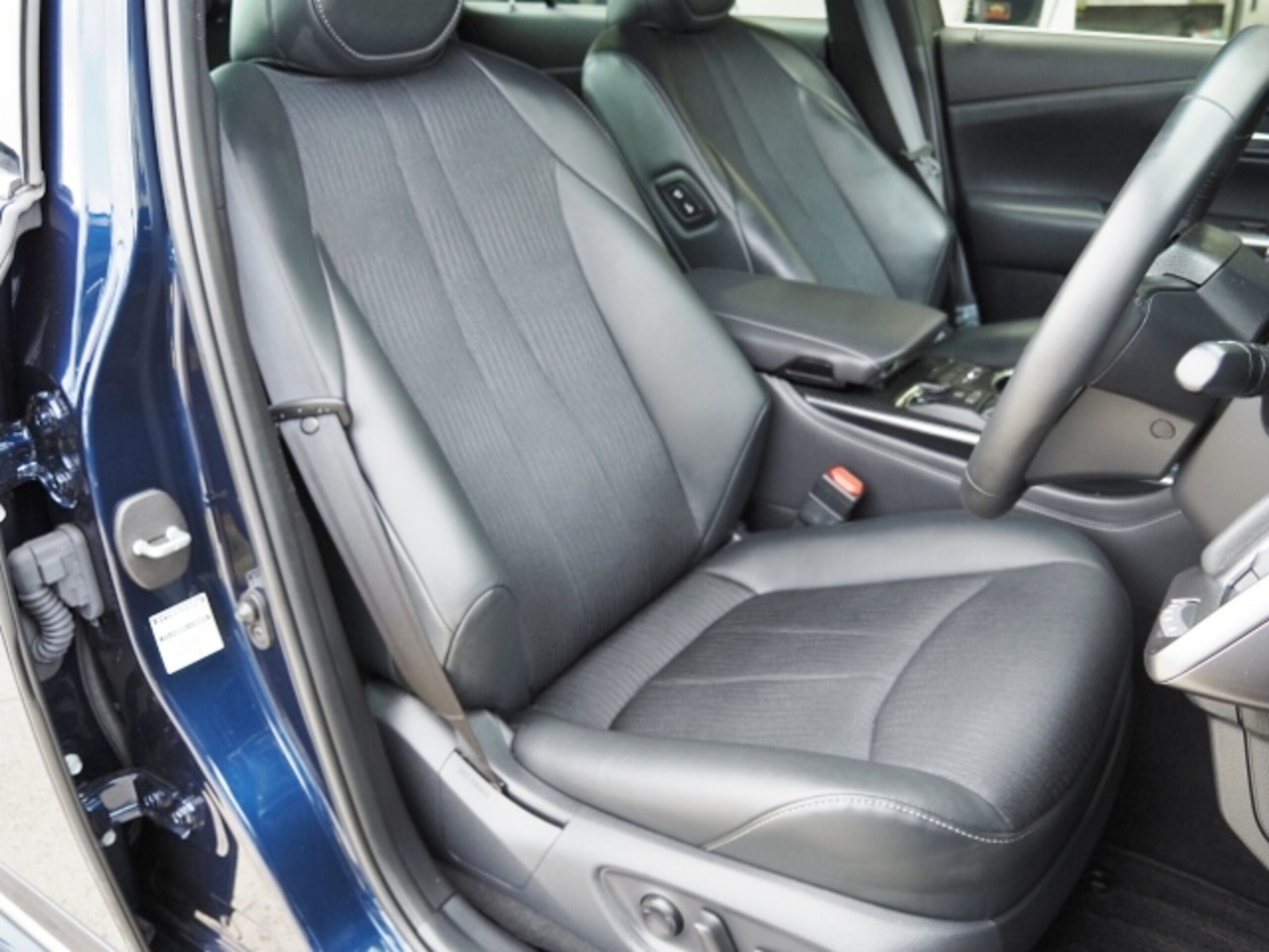 Toyota Crown Hybrid 2.5 RS — photo 8