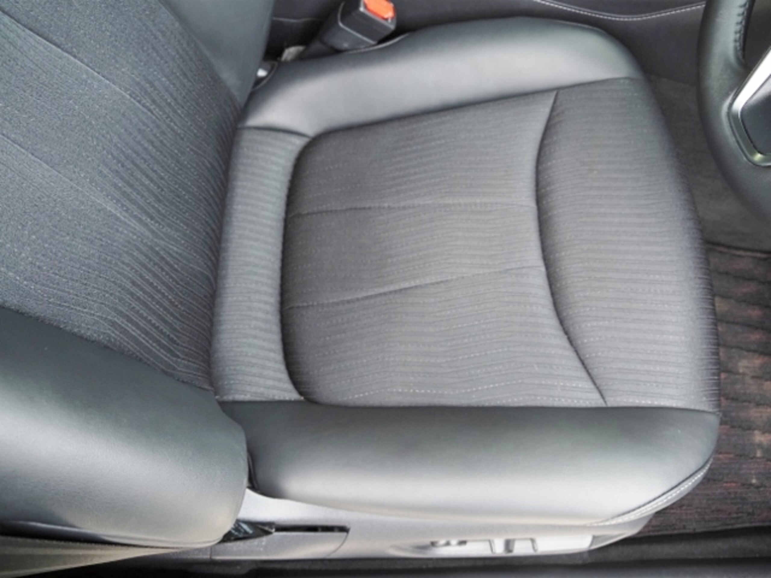 Toyota Crown Hybrid 2.5 RS — photo 9