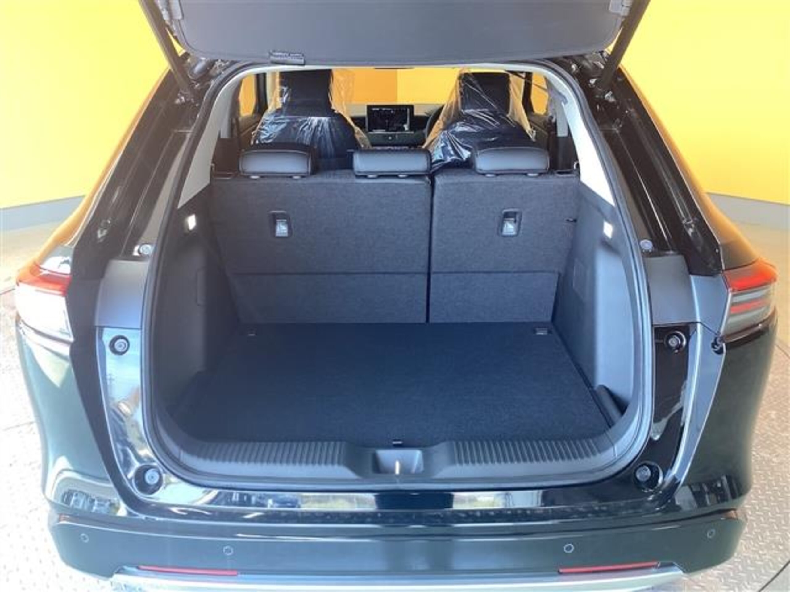 Honda Vezel 1.5 e:HEV Z Unregistered New Car — photo 7