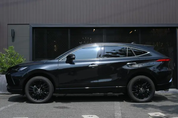 2025 Toyota Harrier — photo 2