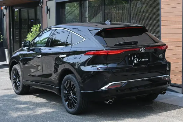 2025 Toyota Harrier — photo 3