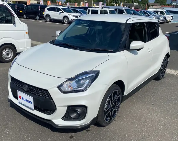 2025 Suzuki Swift — photo 2