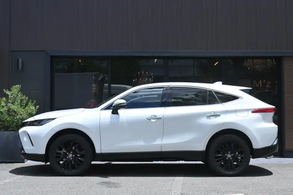 2025 Toyota Harrier — photo 2