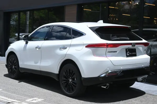 2025 Toyota Harrier — photo 3