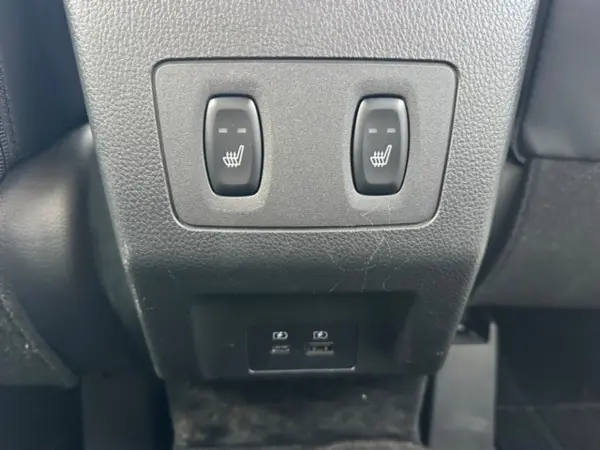 Mitsubishi Eclipse Cross 1.5 P with Factory Navigation, Smart Key, LED Headlights (Black Mica) — photo 9