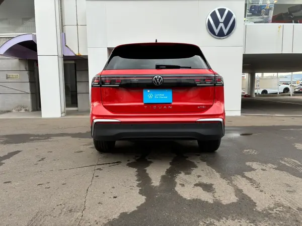 2024 Volkswagen Tiguan — photo 2