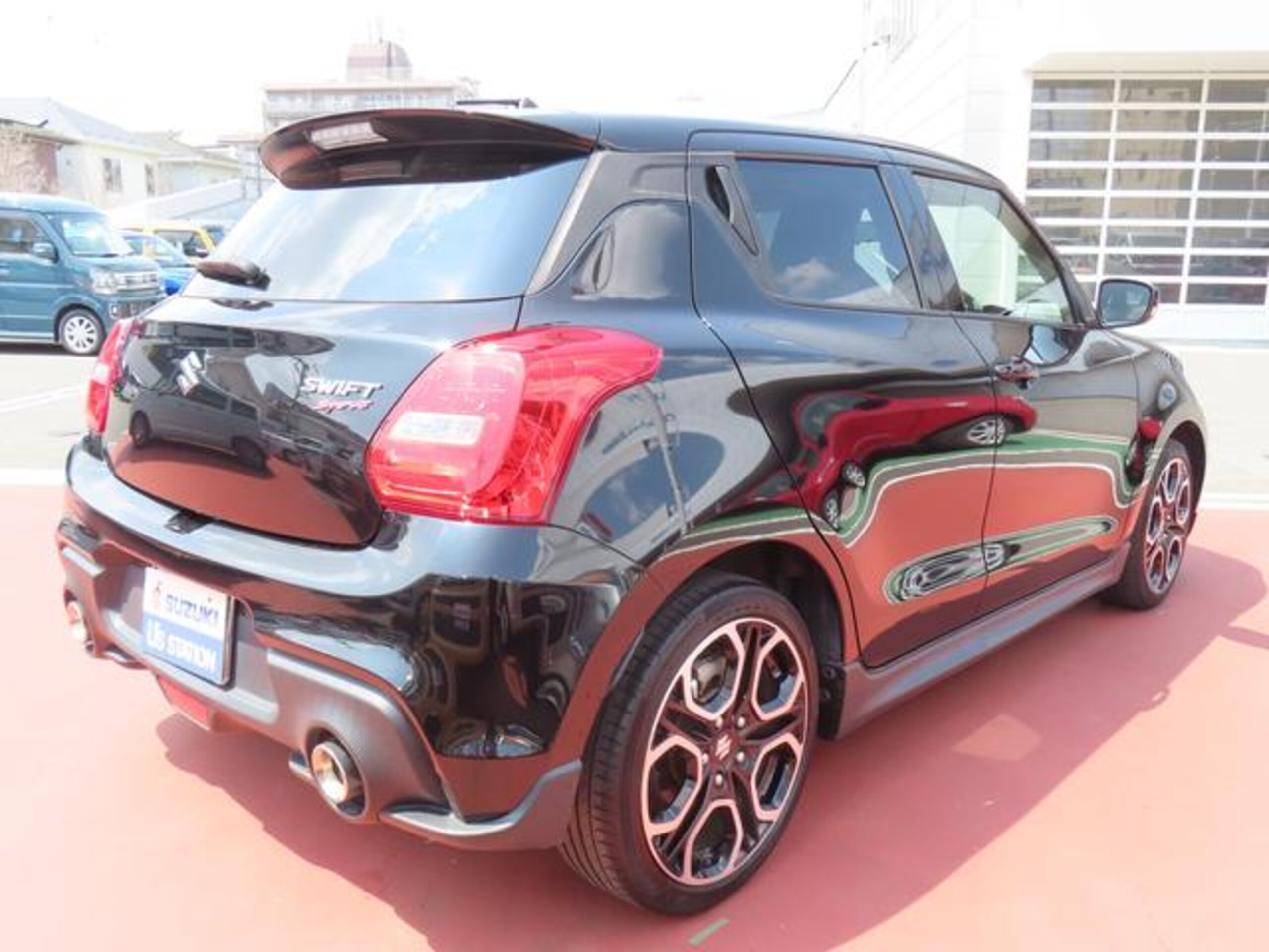 2023 Suzuki Swift — photo 2