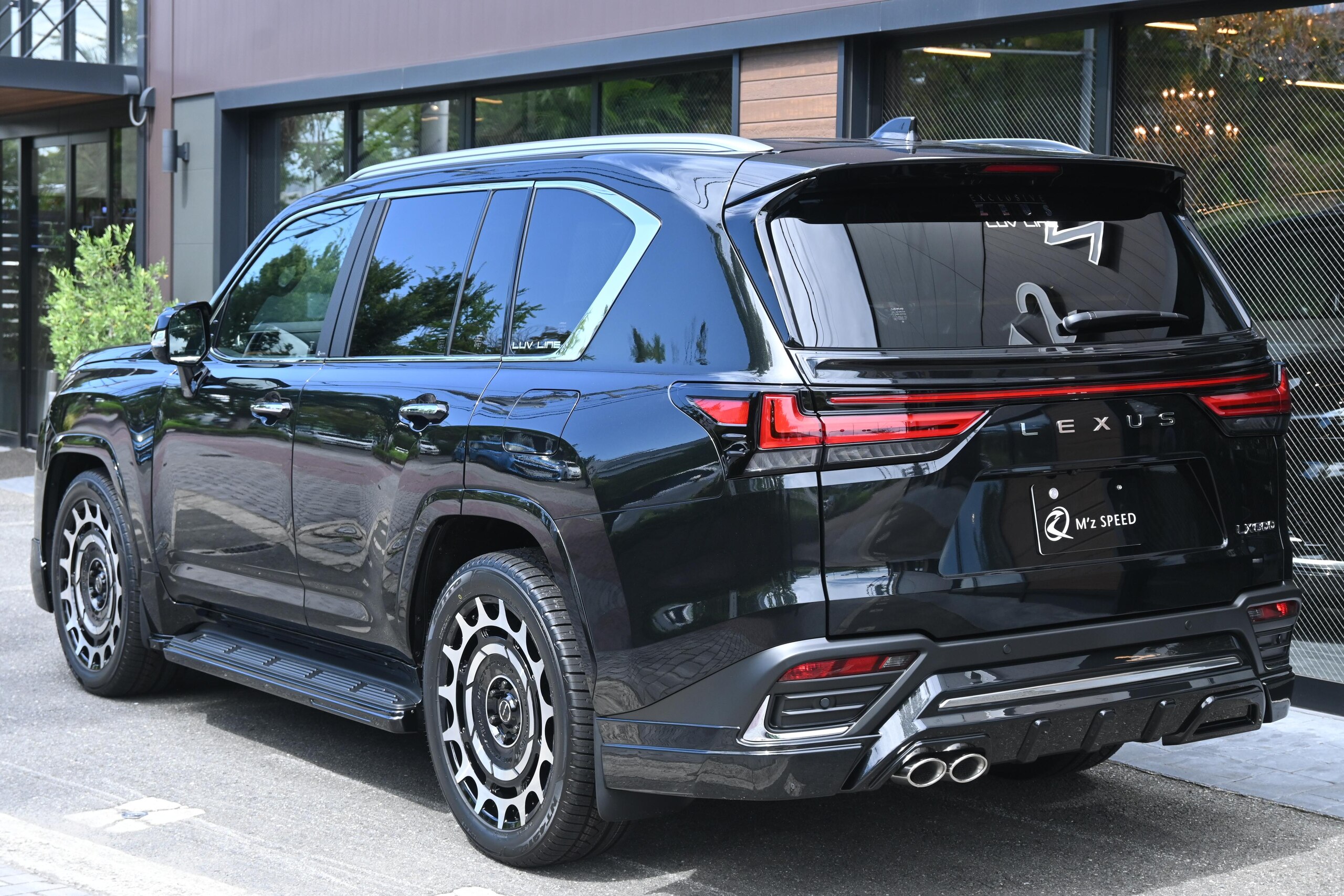 2025 Lexus Lx — photo 3