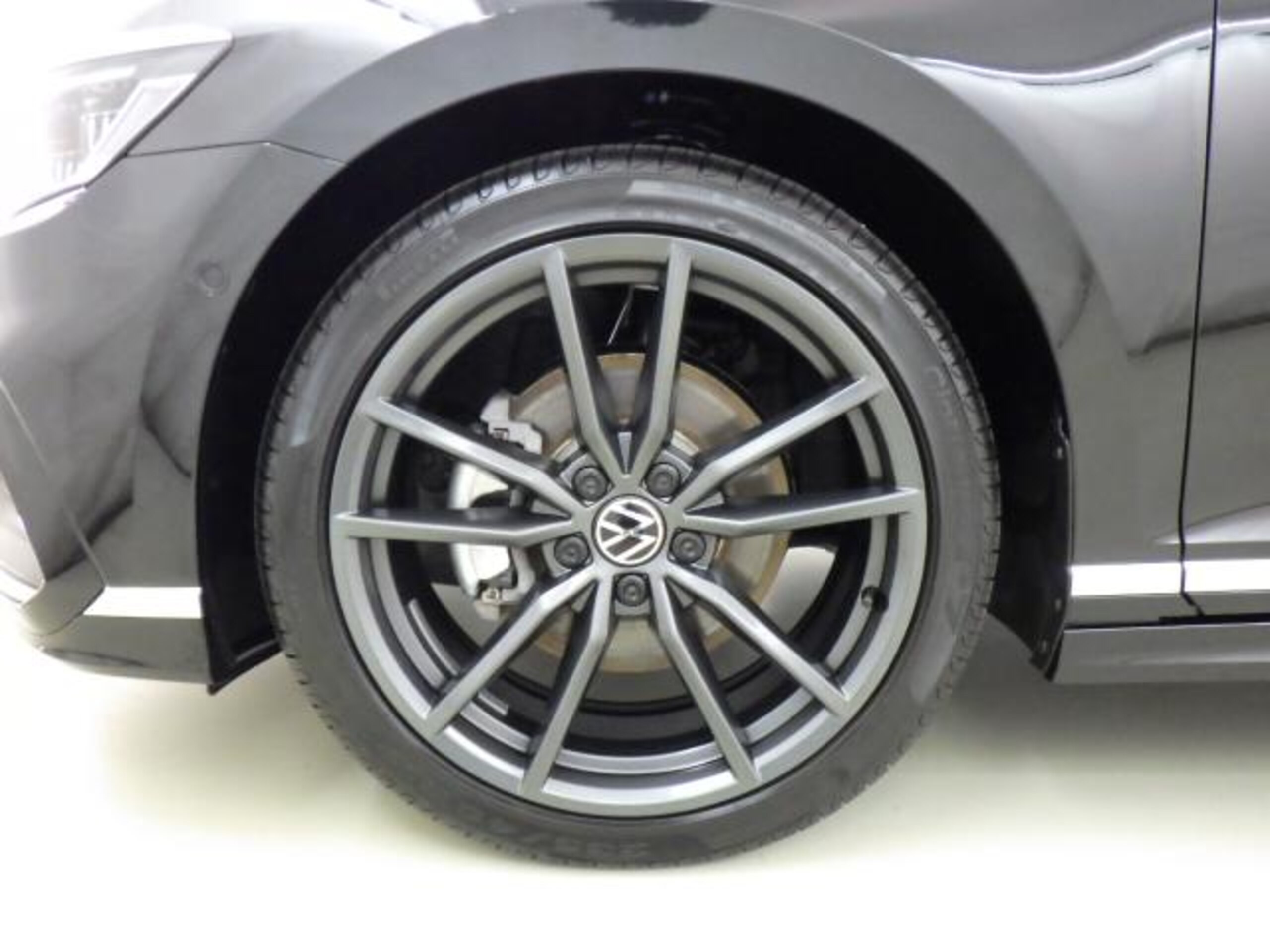 Volkswagen Passat Variant TDI R-Line Diesel Turbo Certified Used Car Genuine Leather Seats Navigation Bluetooth (Black) — photo 7