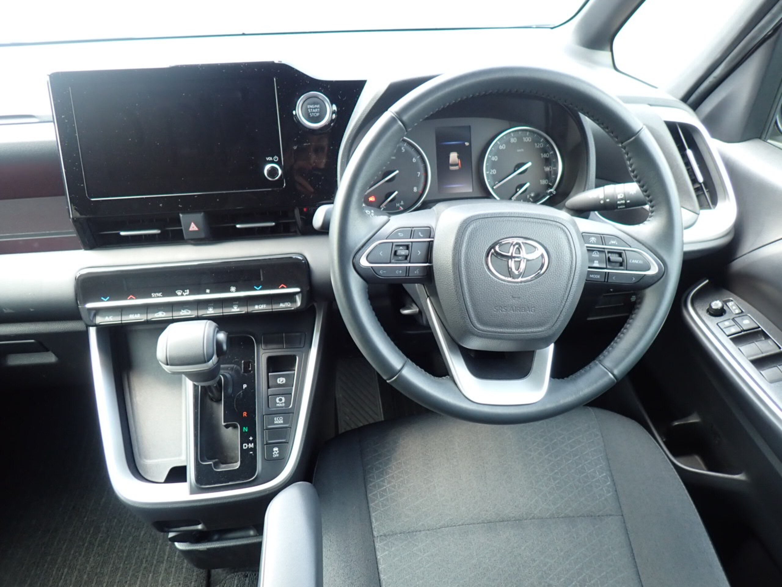 Toyota Noah 2.0 S-G — photo 8