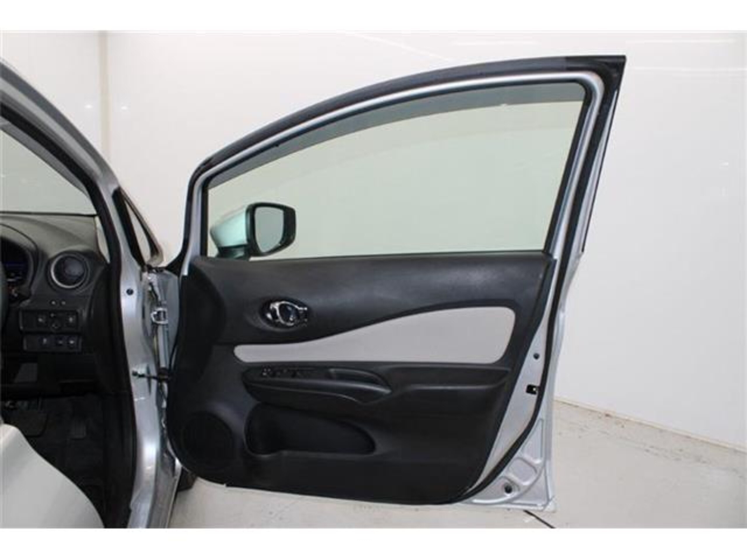 Nissan Note 1.2 e-POWER B R2 Registration — photo 9