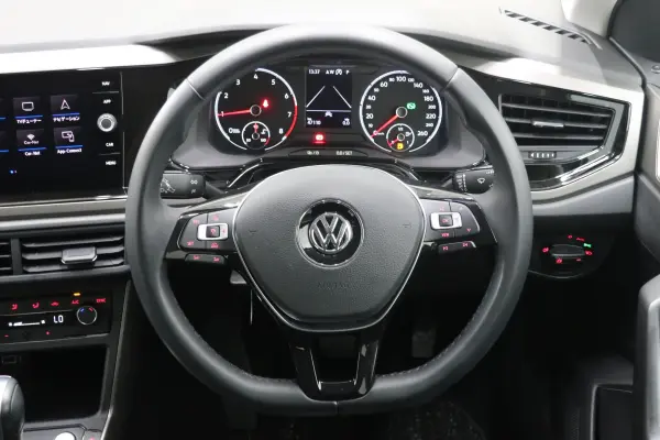 Volkswagen Polo TSI Comfortline Limited Safety Package (ACC, Blind Spot Detection, Lane Keep Assist, Front/Rear Sensors) Smart Key, LED Headlamps, Navigation/TV, Backup Camera, ETC 2.0, Drive Recorder, 15-inch Genuine Wheels (Deep Black Pearl Effect) — photo 9