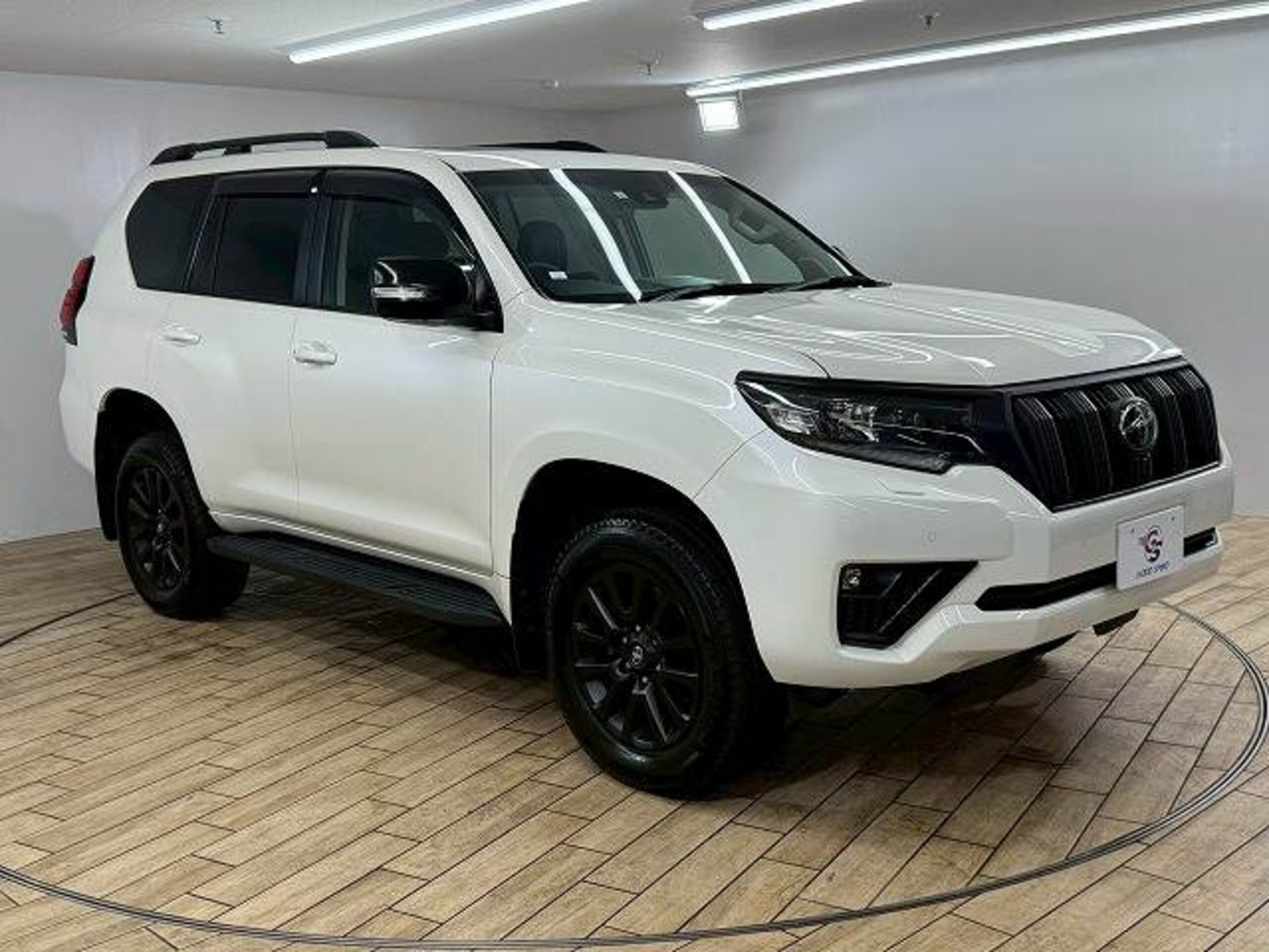 Toyota Land Cruiser Prado 2.7 TX L Package Matte Black Edition 4WD — photo 8