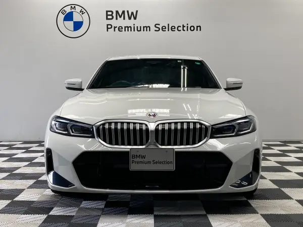 2022 Bmw 3 Series — photo 2