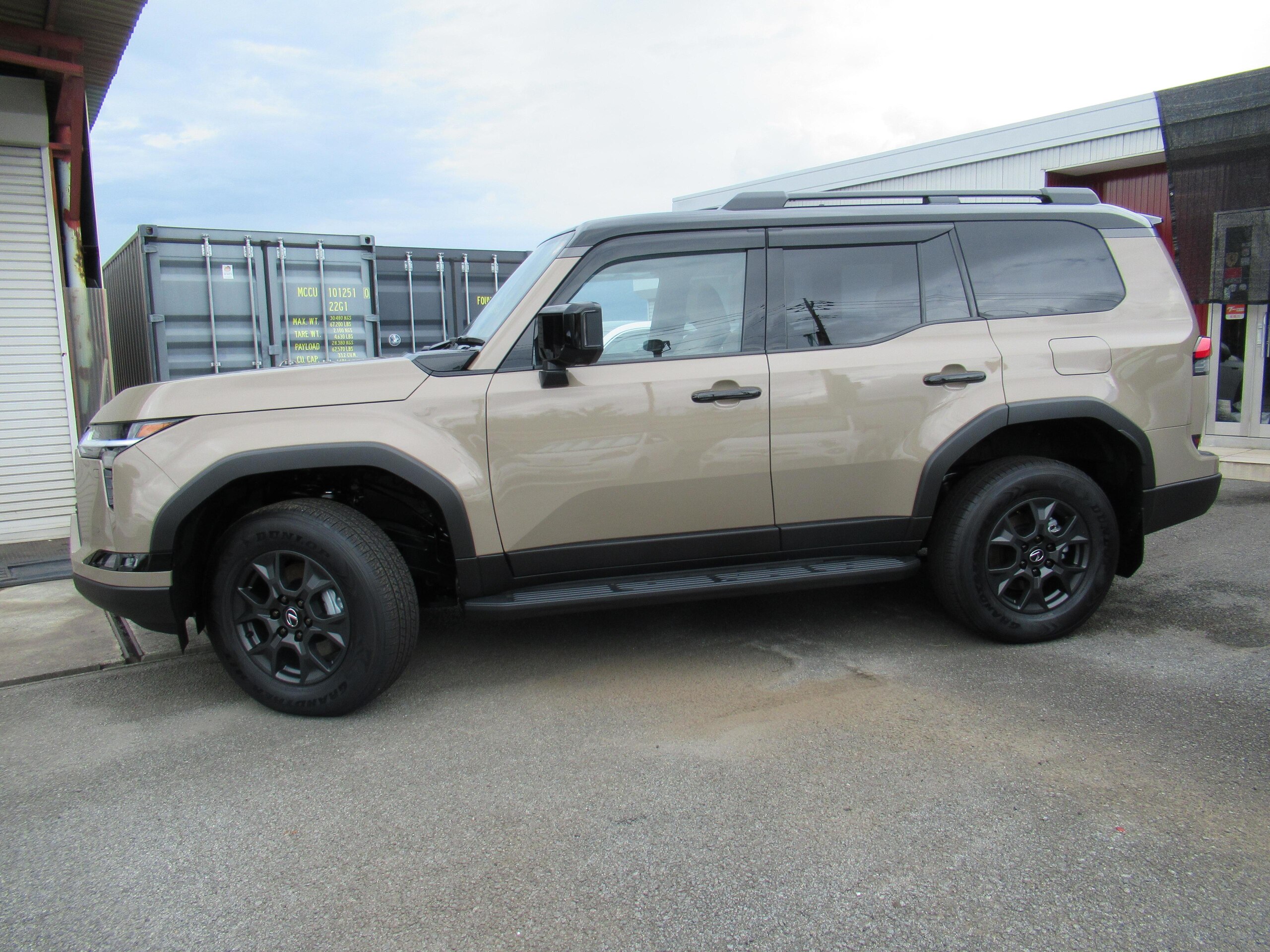 2025 Lexus Gx — photo 2