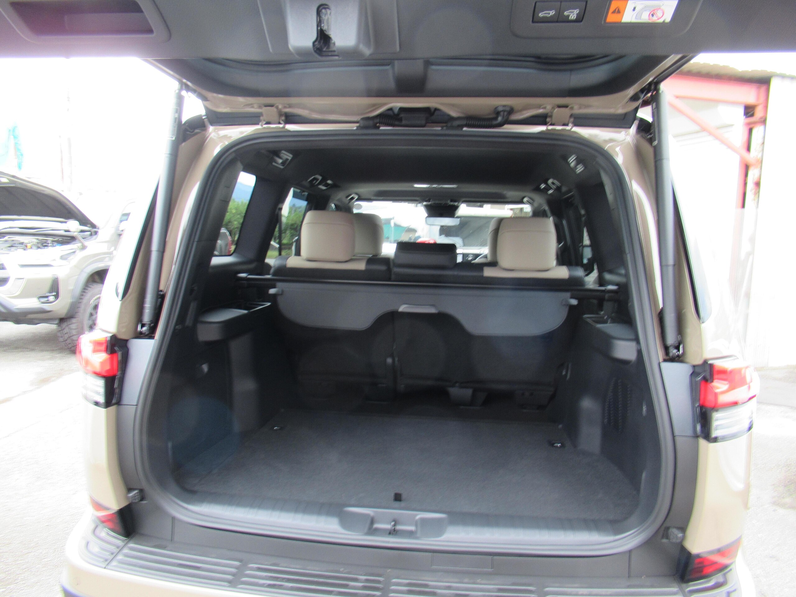 Lexus GX550 OverTrail Plus 4WD — photo 8