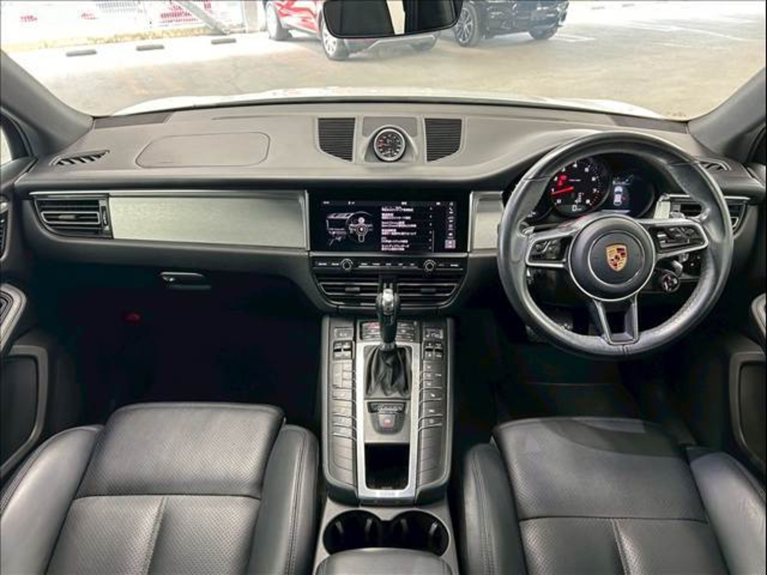 2019 Porsche Macan — photo 2