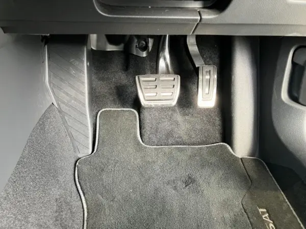 Volkswagen Passat Variant TDI R-Line Diesel Turbo Digital Meter Parking Support System ACC (Gray) — photo 9