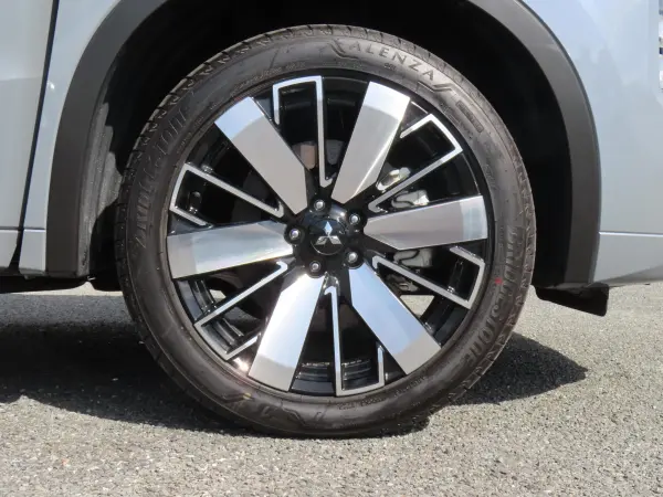 Mitsubishi Outlander PHEV 2.4 P Executive Package 4WD with 12.3-inch Navigation, 360-degree Camera, Panoramic Sunroof, Former Demonstrator & Non-smoking Vehicle, Obstacle Sensor, Panoramic Sunroof, Collision Damage Mitigation Brake, Misacceleration Mitigation System, Automatic High Beam, 1500W AC Power Outlet, Seat Heater & Seat Air Conditioning (Gray Black) — photo 9