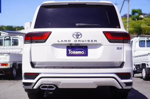 2023 Toyota Landrcuiser 300 — photo 2