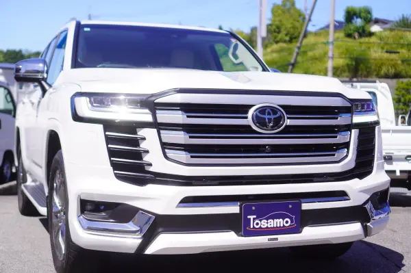 Toyota Land Cruiser 300 3.5 ZX 4WD One Owner/Sunroof/Modellista Aero/JBL Premium Sound System/Beige Leather Seats/Cool Box/Roof Rail/Electric Diff Lock/Rear Seat Entertainment System/12.3-inch Display Navi (Precious White Pearl) — photo 8