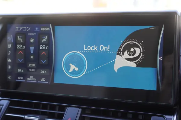 Toyota Land Cruiser 300 3.5 ZX 4WD One Owner/Sunroof/Modellista Aero/JBL Premium Sound System/Beige Leather Seats/Cool Box/Roof Rail/Electric Diff Lock/Rear Seat Entertainment System/12.3-inch Display Navi (Precious White Pearl) — photo 9