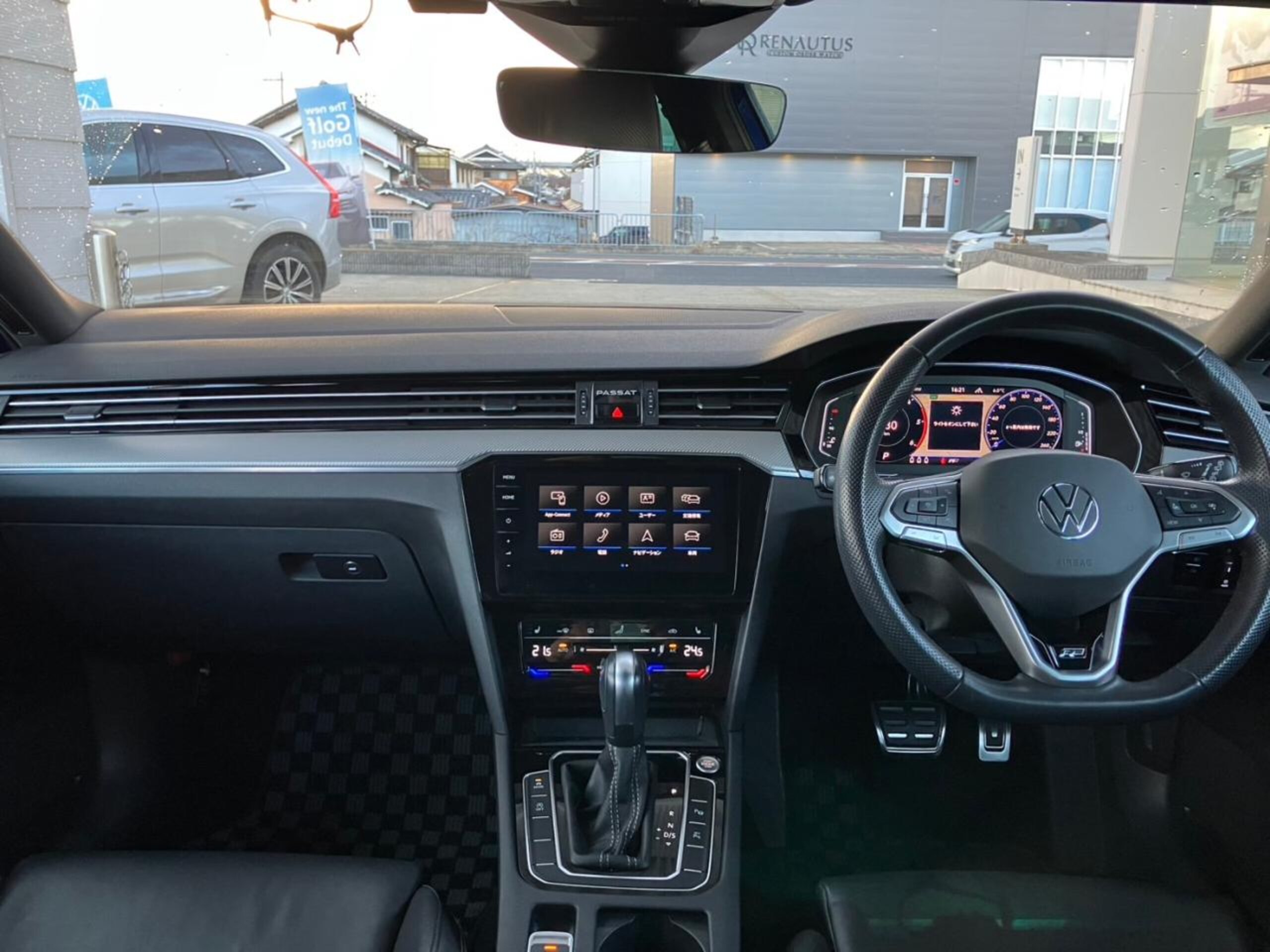 2022 Volkswagen Passat — photo 2