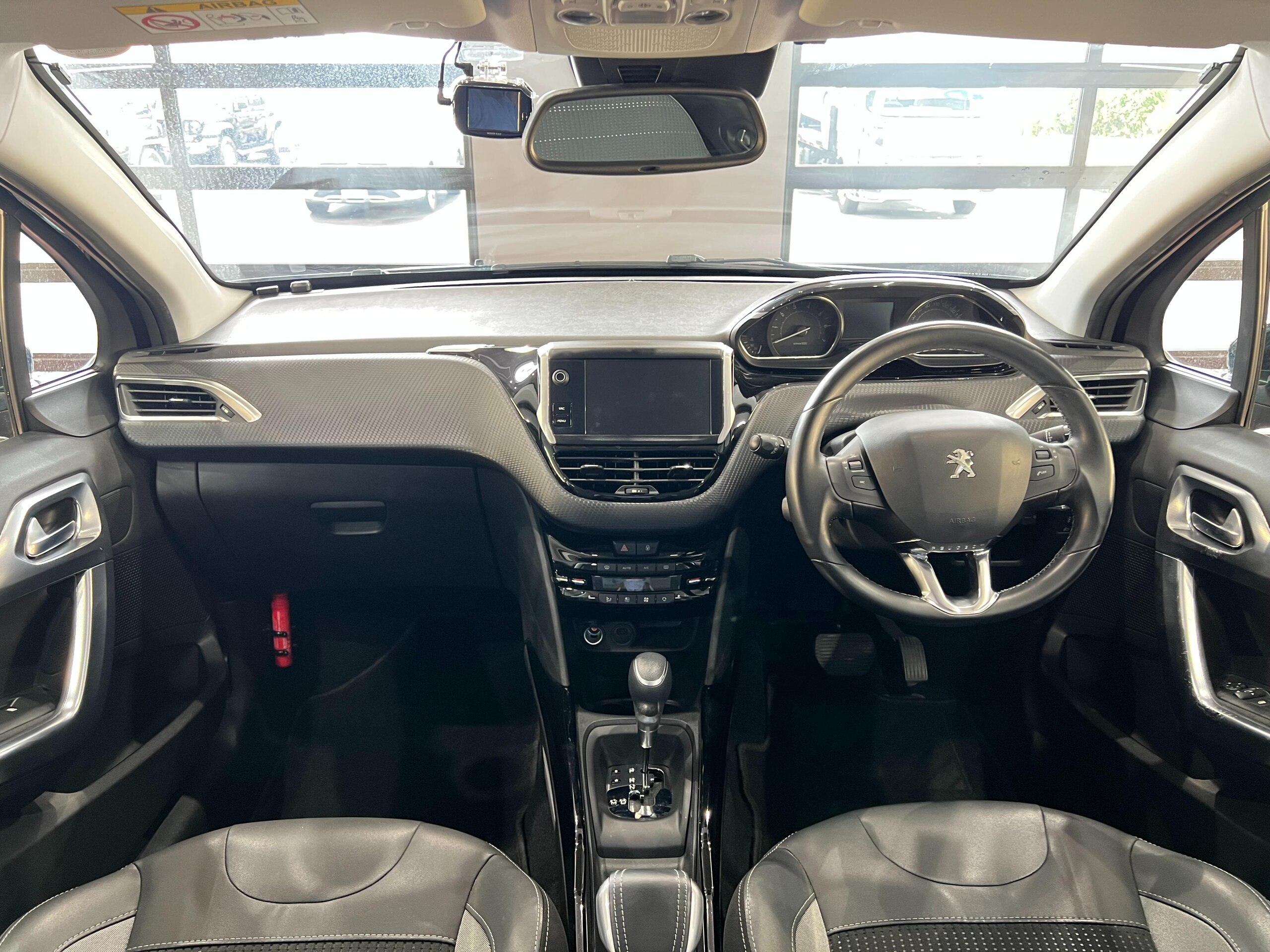 Peugeot 2008 Allure — photo 7