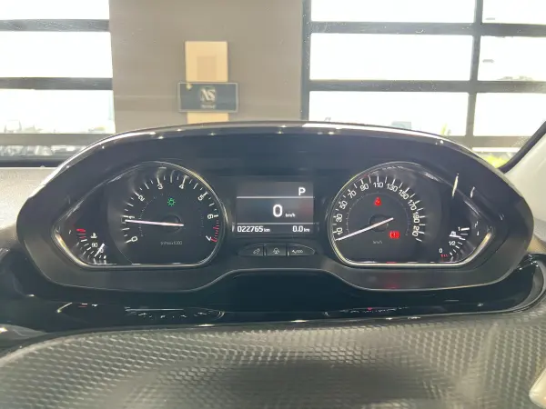 Peugeot 2008 Allure — photo 8