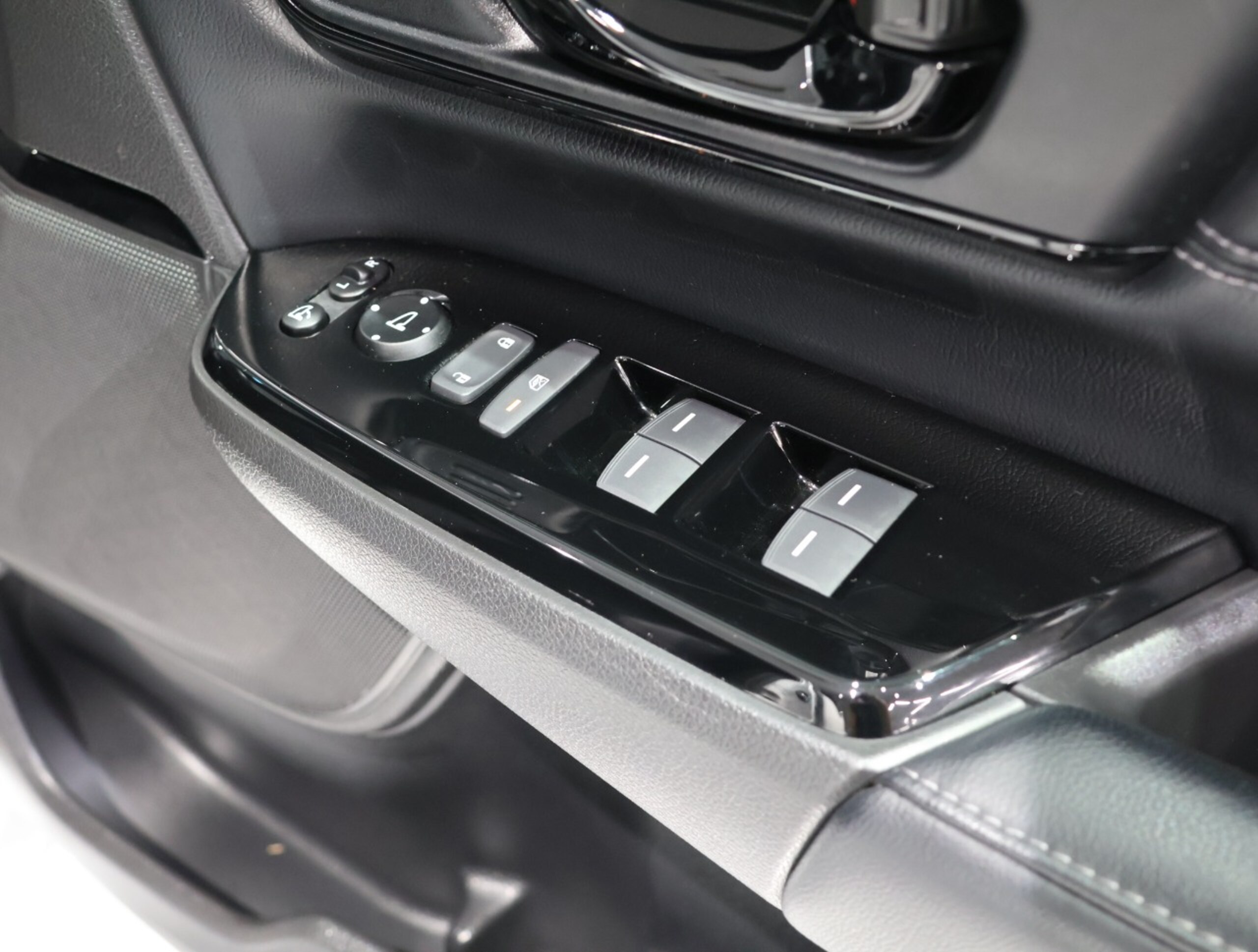 Honda CR-V 1.5 EX Black Edition — photo 9