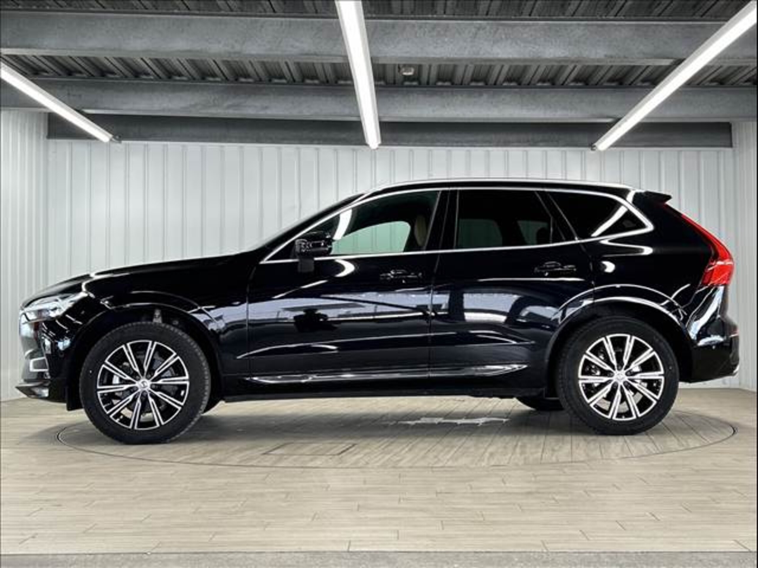 Volvo XC60 B5 AWD Inscription 4WD — photo 9