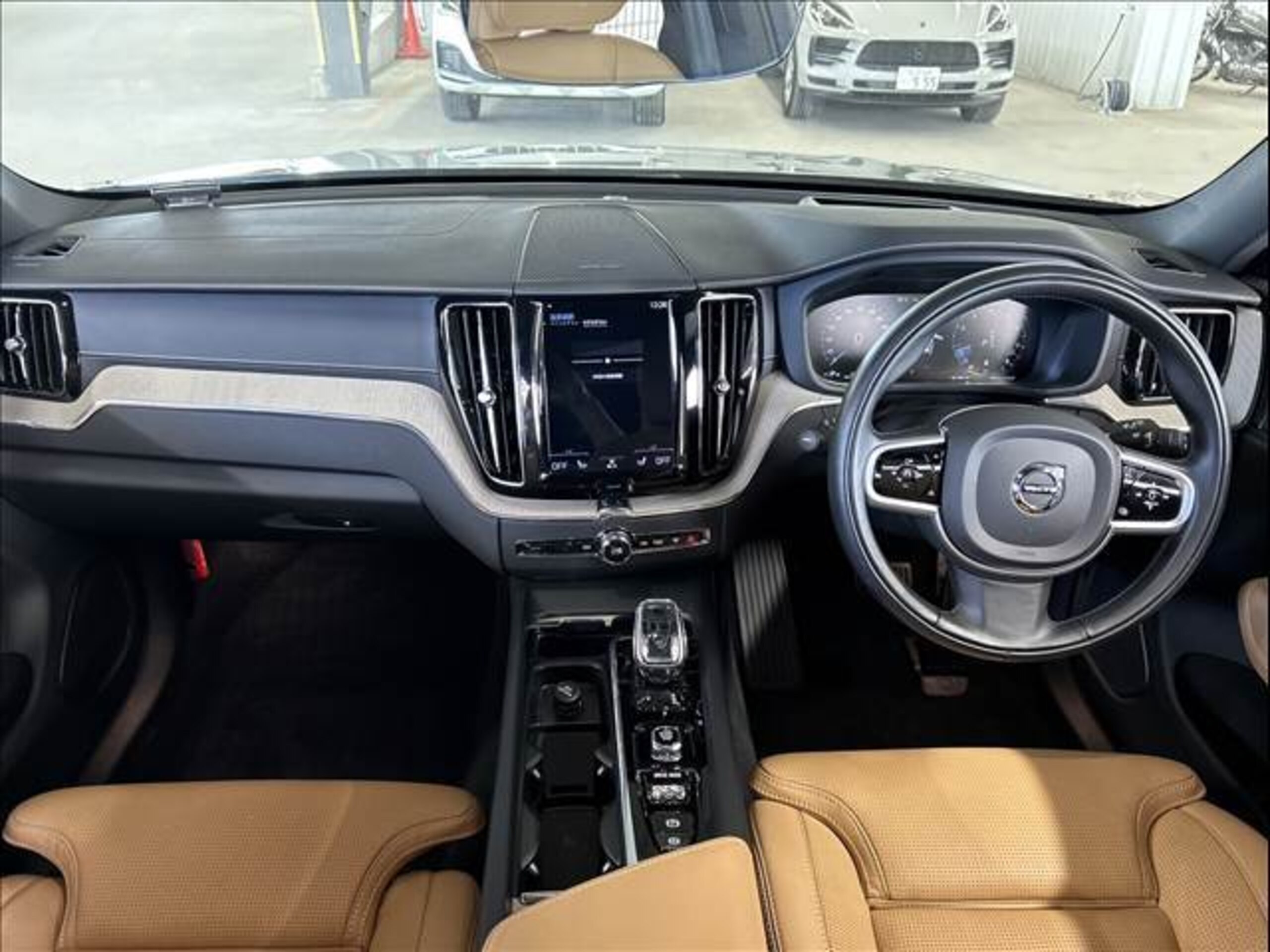 2020 Volvo Xc60 — photo 2