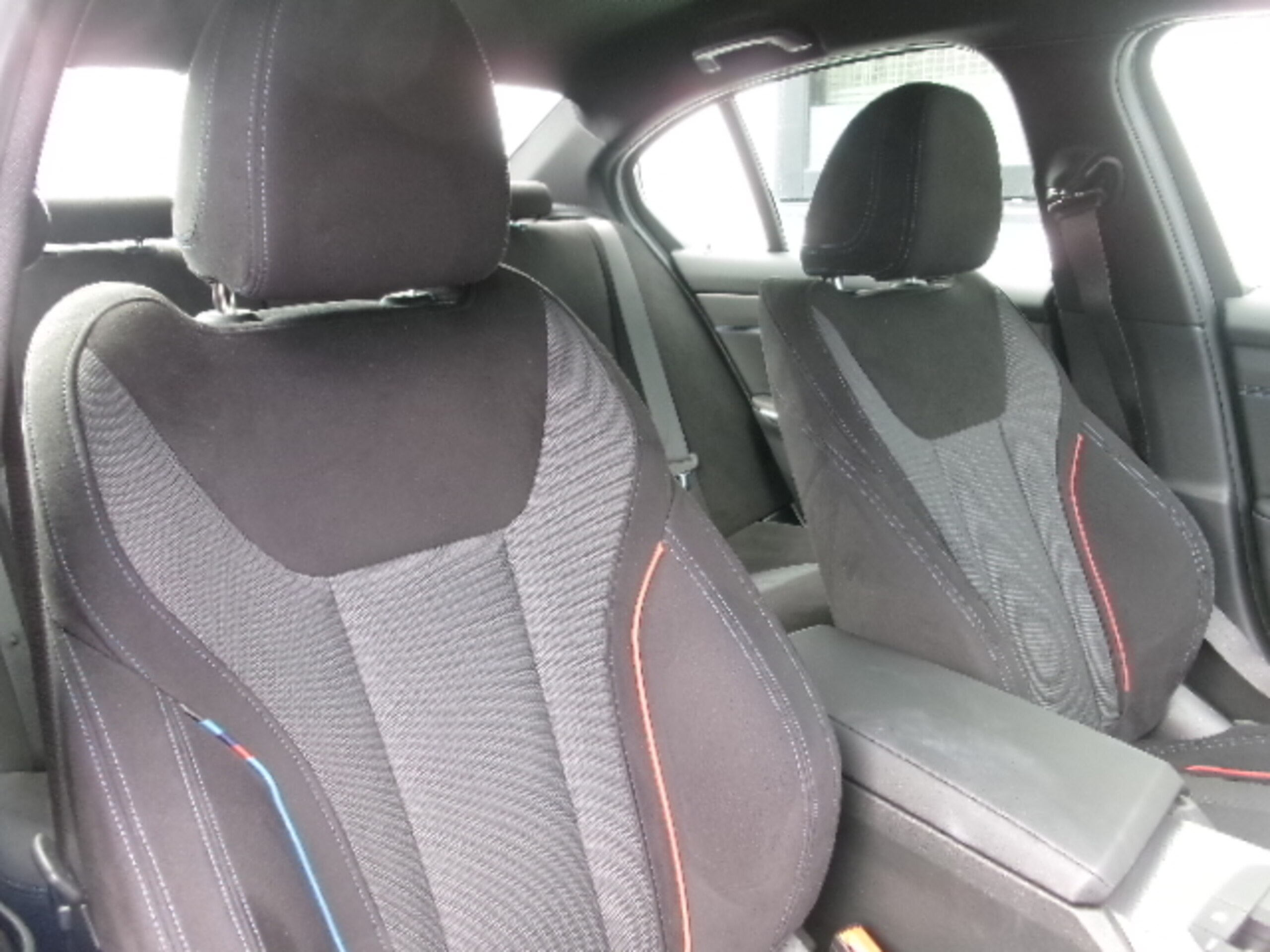 2025 Bmw 3 Series — photo 2