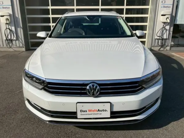 2019 Volkswagen Passat — photo 3