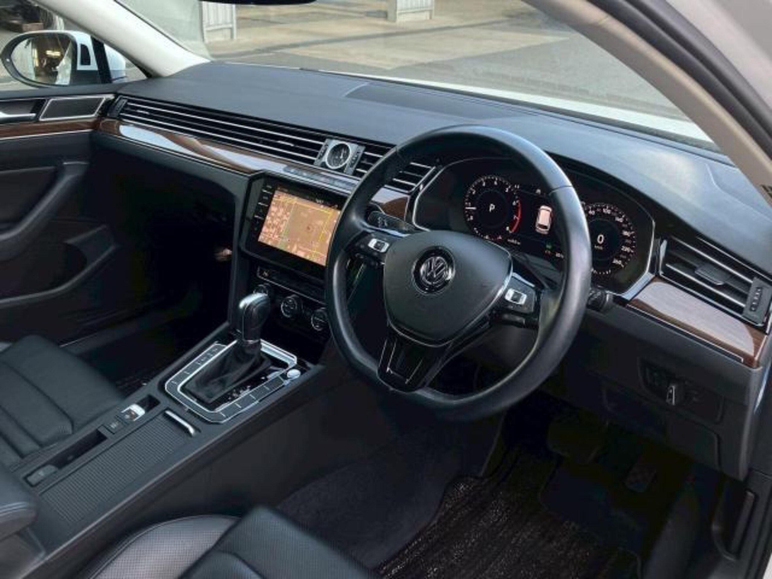 Volkswagen Passat Variant TSI Highline Certified Used Car — photo 8