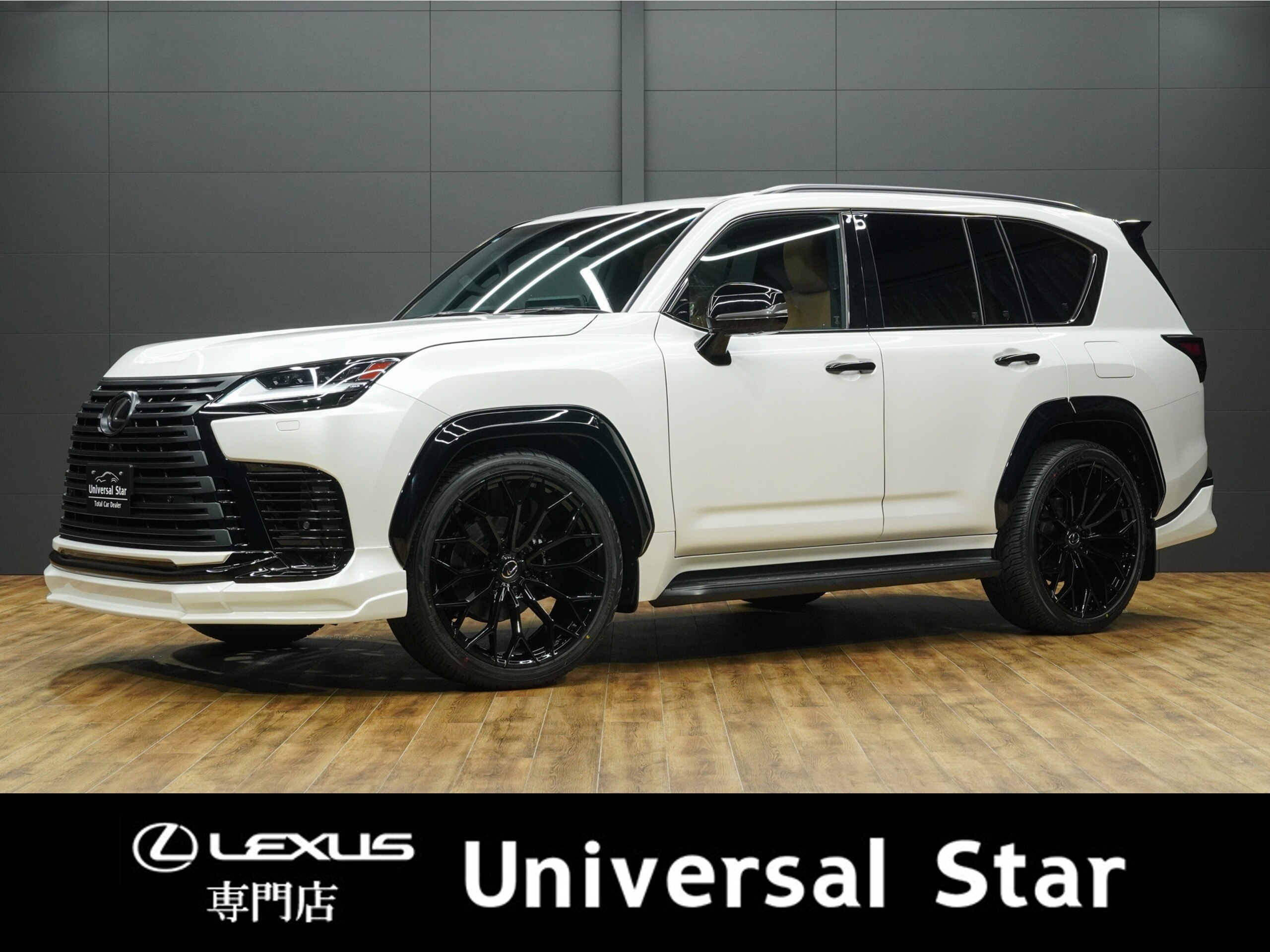 Lexus LX600 Off-Road 4WD Universal Design Complete (Aero/Overfenders/Roof Spoiler/24-inch Wheels)/Cool Box/Wireless Charging/Panoramic View Camera/Brown Leather/SR/Digital Inner Mirror/Power Folding Third Row/Power Tailgate/ETC 2.0 (Sonic Quartz)