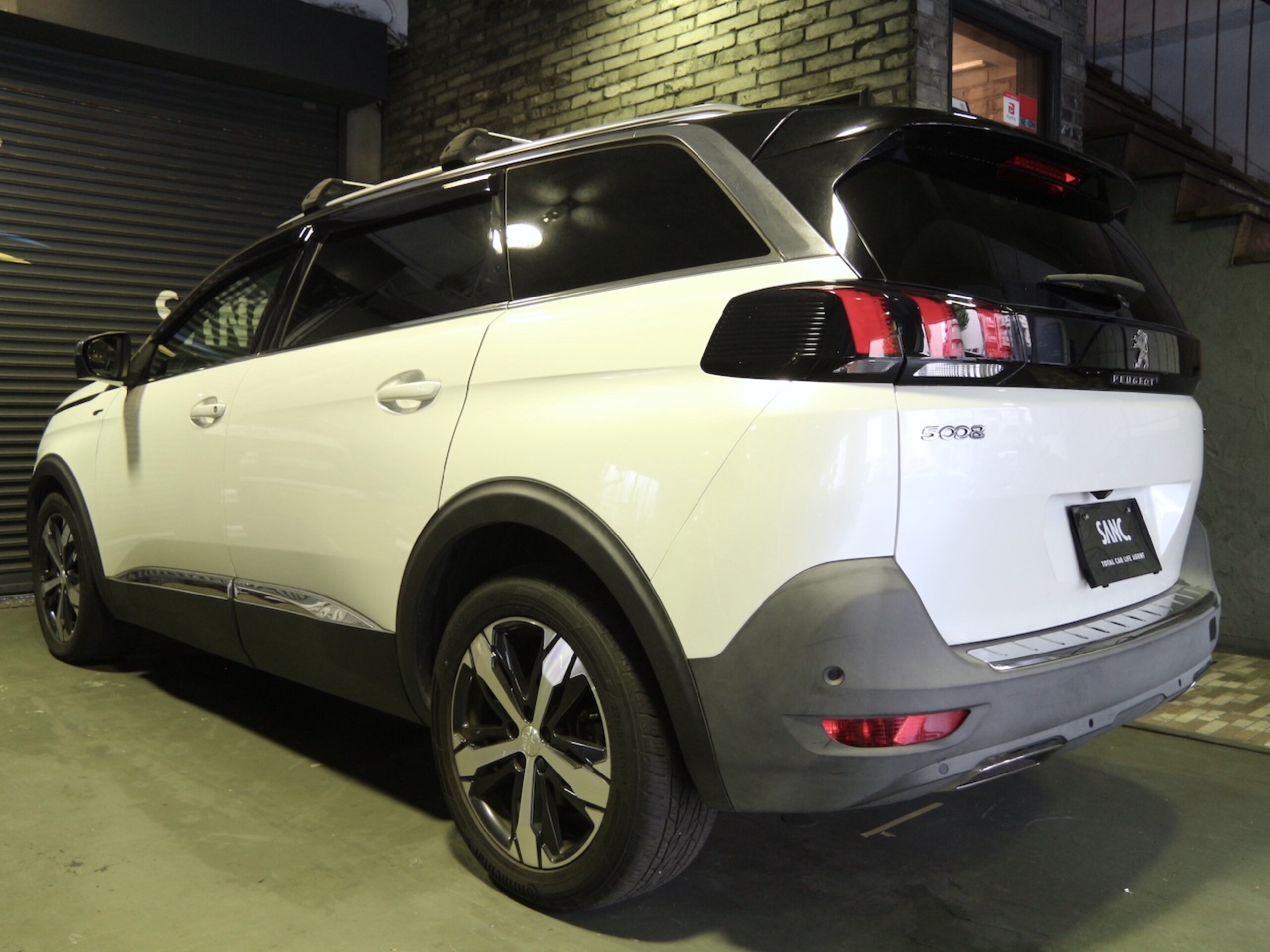 Peugeot 5008 GT BlueHDi Diesel Turbo — photo 8