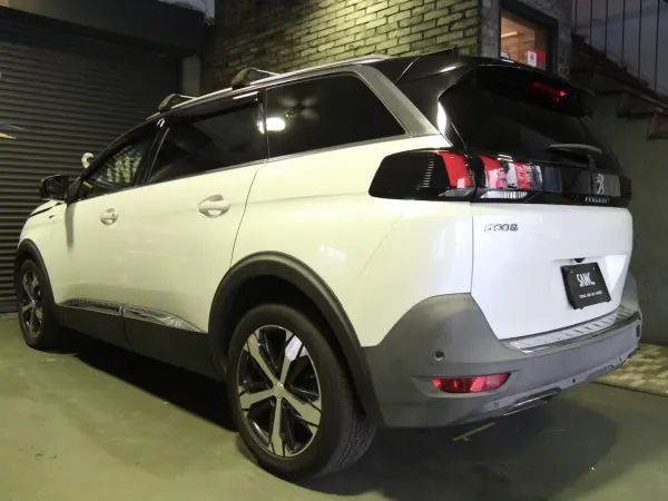 Peugeot 5008 GT BlueHDi Diesel Turbo Non-Smoking Car Panoramic Glass Roof Carrier Rack 8-Speed Automatic Sport Steering Wheel & Paddle Shift Tep Leather Alcantara Seats Advanced Grip Control Full LED Headlights 18AW (Pearl White) — photo 8